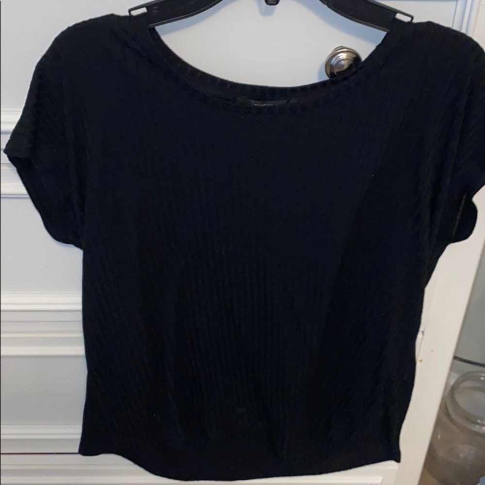 ribbed black tee shirt